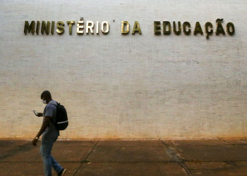 Senado quer ouvir o ministro da Educação Milton Ribeiro no dia 31 de março